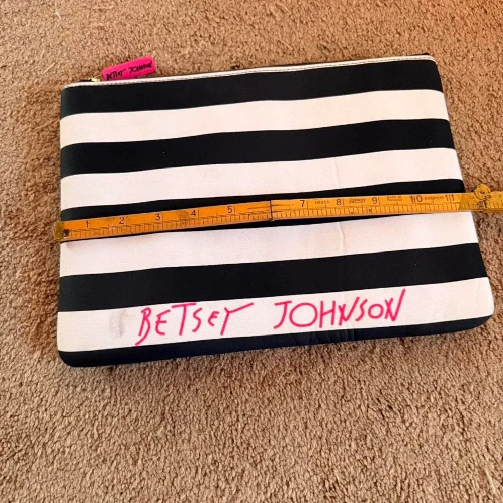 Betsey‎ Johnson black and white striped tech pouch
